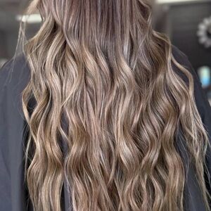 24in Natural Brown Wavy Hair Extensions